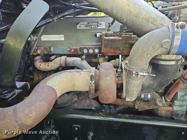 image for item ZA0476 1992 Freightliner semi truck