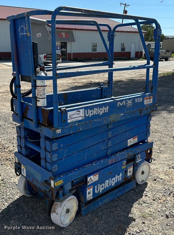 image for item DG4478 2000 UpRight MX19 scissor lift