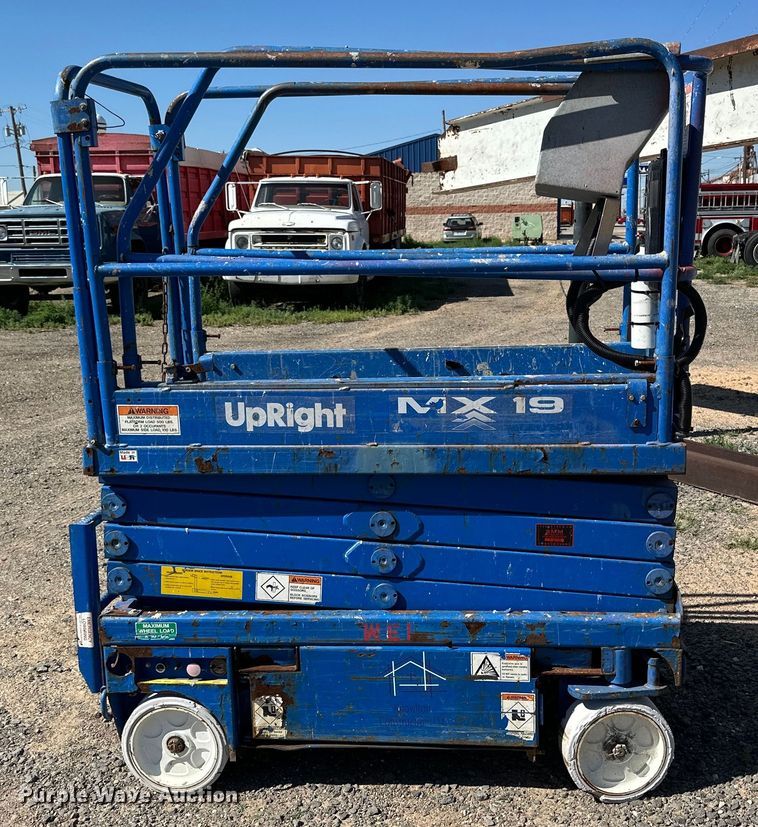 image for item DG4478 2000 UpRight MX19 scissor lift