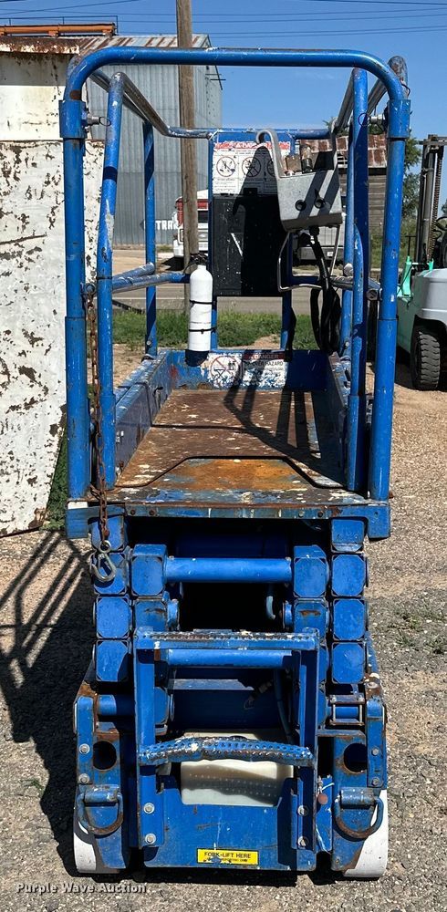 image for item DG4478 2000 UpRight MX19 scissor lift