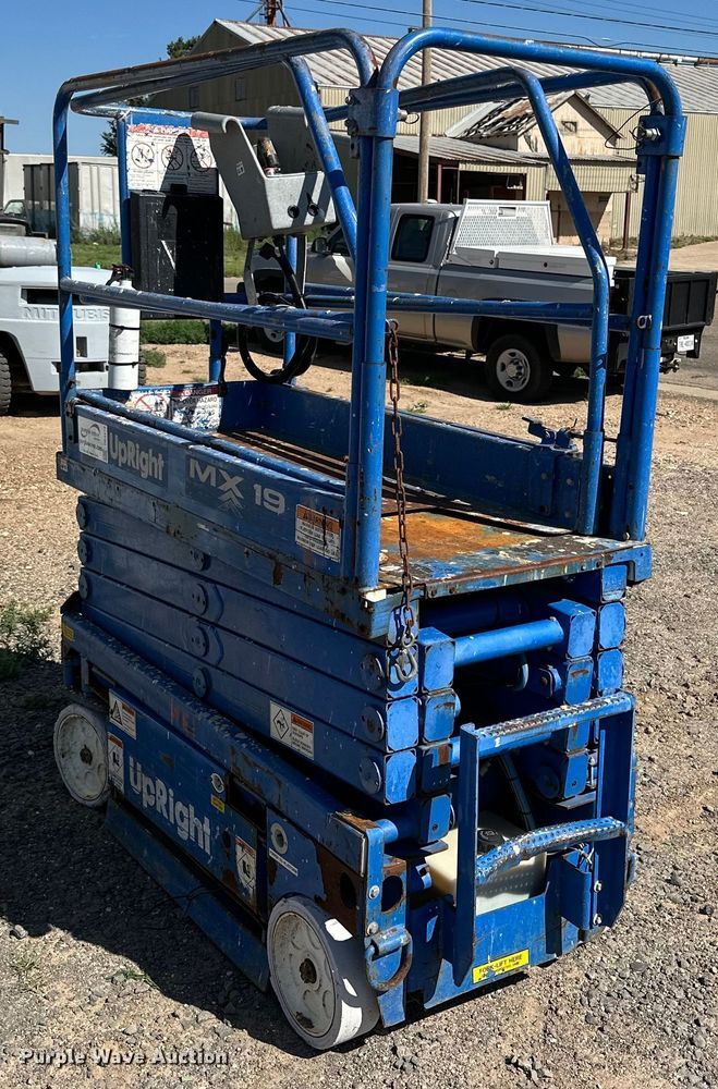 image for item DG4478 2000 UpRight MX19 scissor lift