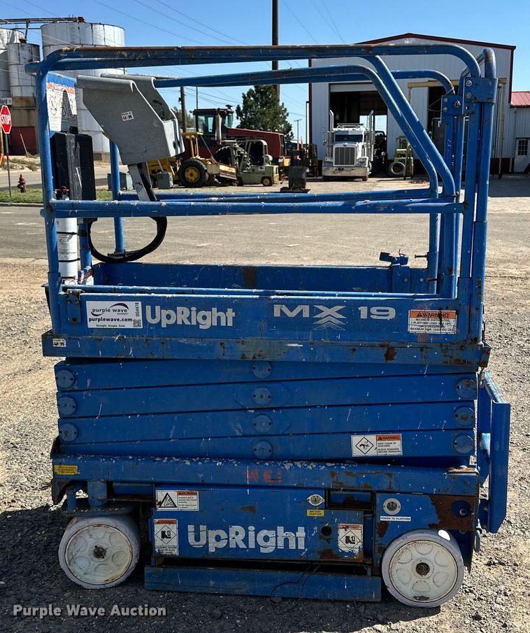 image for item DG4478 2000 UpRight MX19 scissor lift
