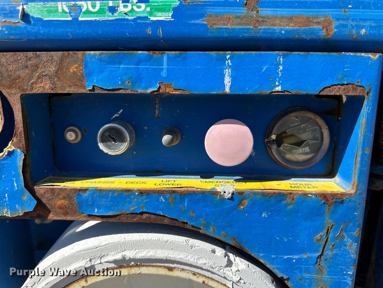 image for item DG4478 2000 UpRight MX19 scissor lift