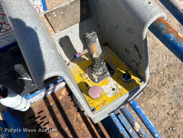 image for item DG4478 2000 UpRight MX19 scissor lift