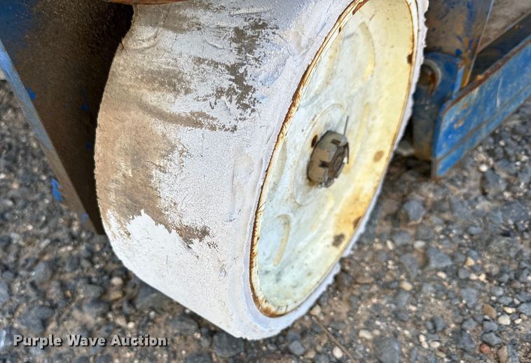 image for item DG4478 2000 UpRight MX19 scissor lift