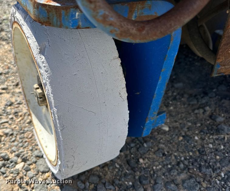 image for item DG4478 2000 UpRight MX19 scissor lift