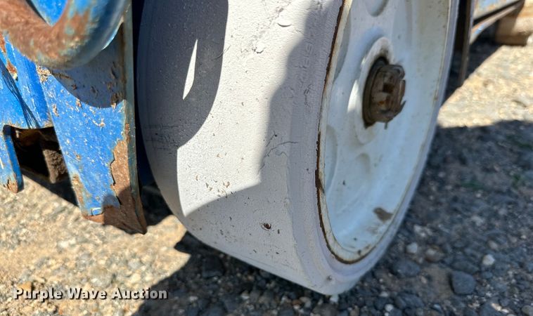 image for item DG4478 2000 UpRight MX19 scissor lift