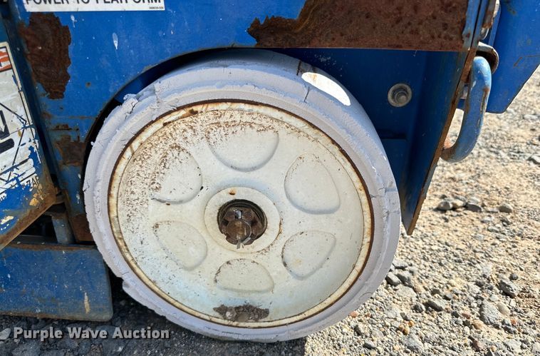 image for item DG4478 2000 UpRight MX19 scissor lift