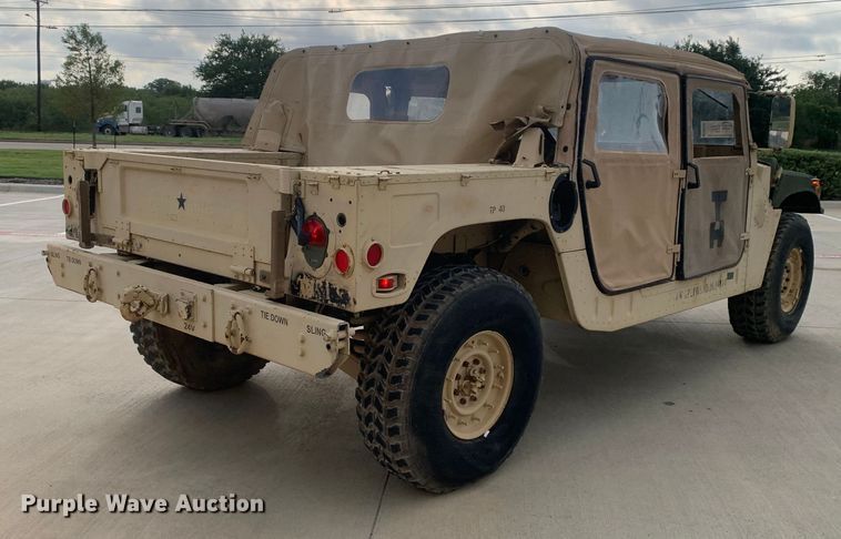 image for item DM7957 2006 AM General M1097R1 HMMWV SUV