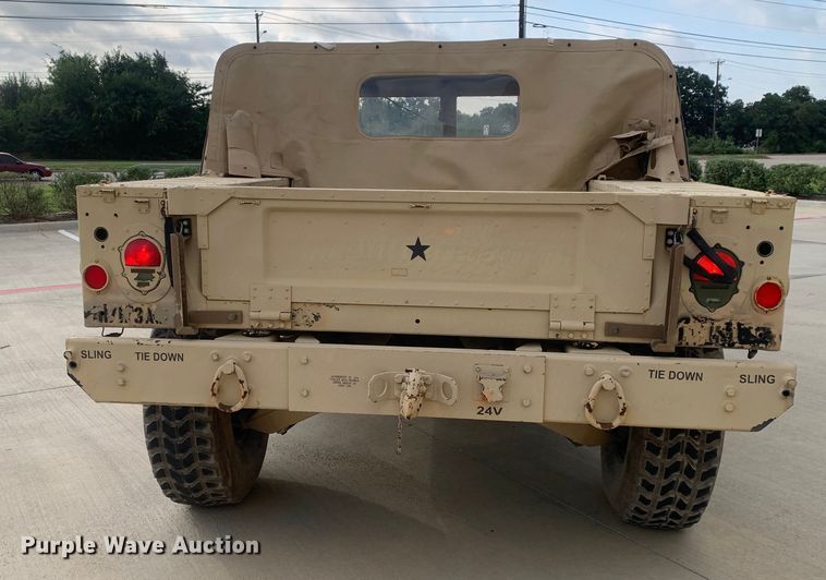 image for item DM7957 2006 AM General M1097R1 HMMWV SUV