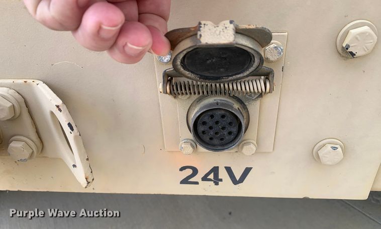 image for item DM7957 2006 AM General M1097R1 HMMWV SUV