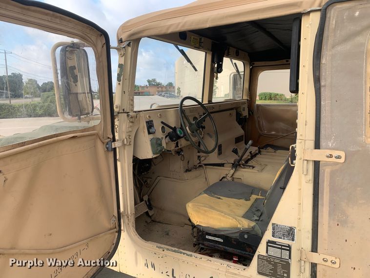 image for item DM7957 2006 AM General M1097R1 HMMWV SUV