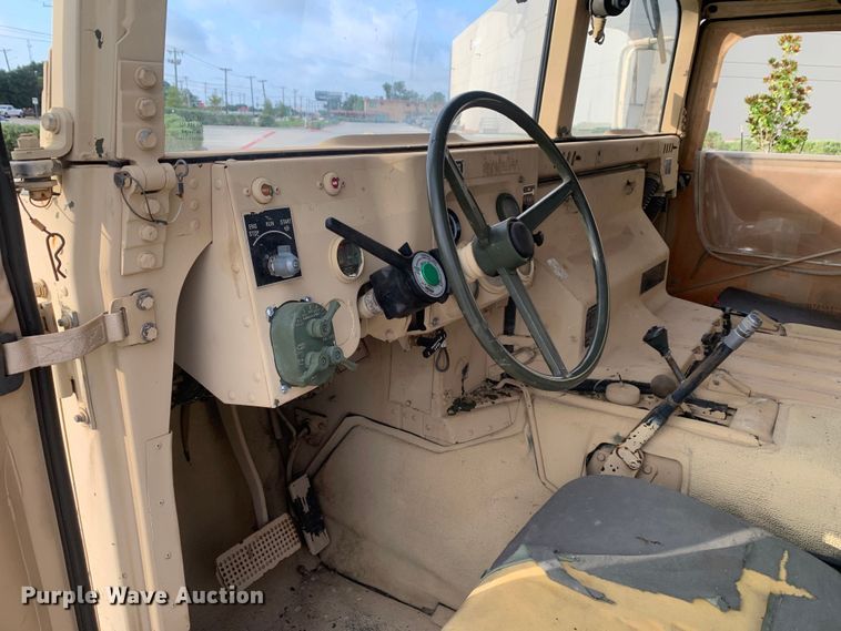 image for item DM7957 2006 AM General M1097R1 HMMWV SUV