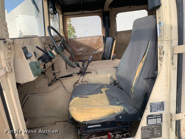 image for item DM7957 2006 AM General M1097R1 HMMWV SUV