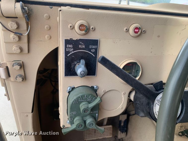 image for item DM7957 2006 AM General M1097R1 HMMWV SUV