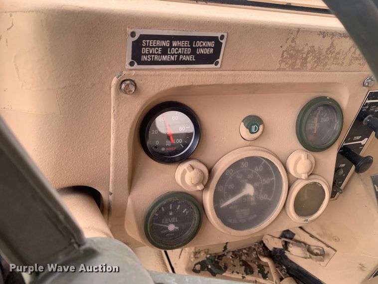 image for item DM7957 2006 AM General M1097R1 HMMWV SUV