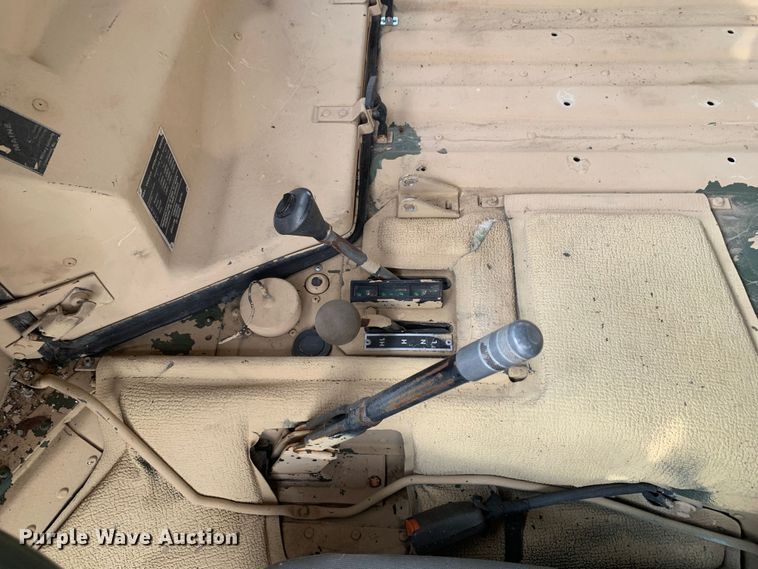 image for item DM7957 2006 AM General M1097R1 HMMWV SUV