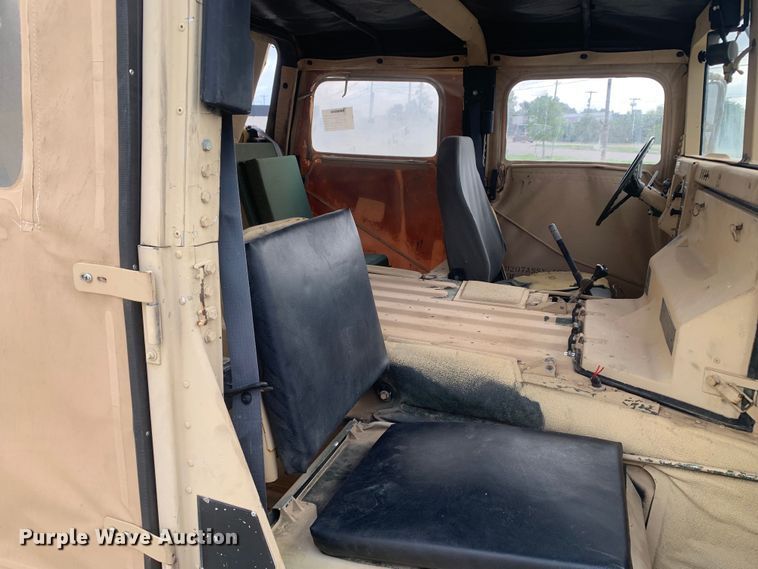 image for item DM7957 2006 AM General M1097R1 HMMWV SUV