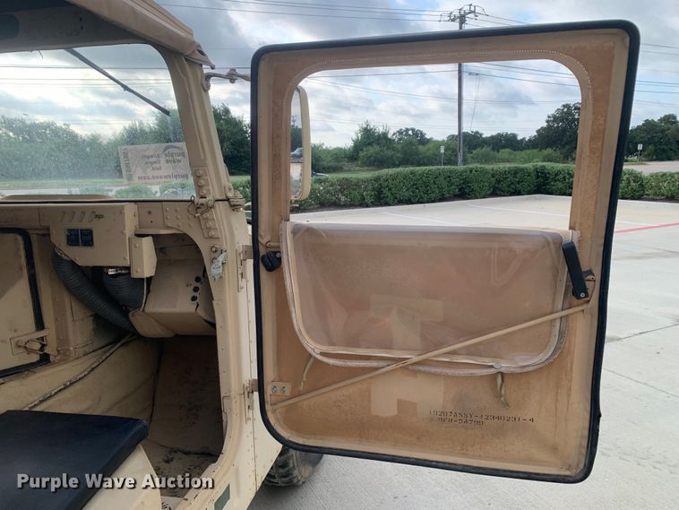 image for item DM7957 2006 AM General M1097R1 HMMWV SUV