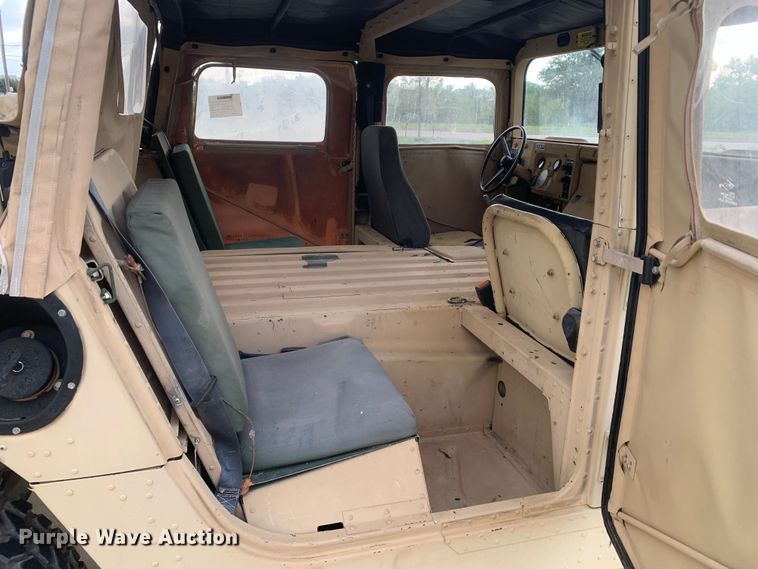 image for item DM7957 2006 AM General M1097R1 HMMWV SUV