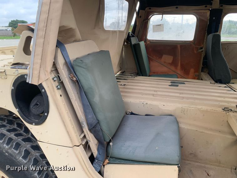 image for item DM7957 2006 AM General M1097R1 HMMWV SUV