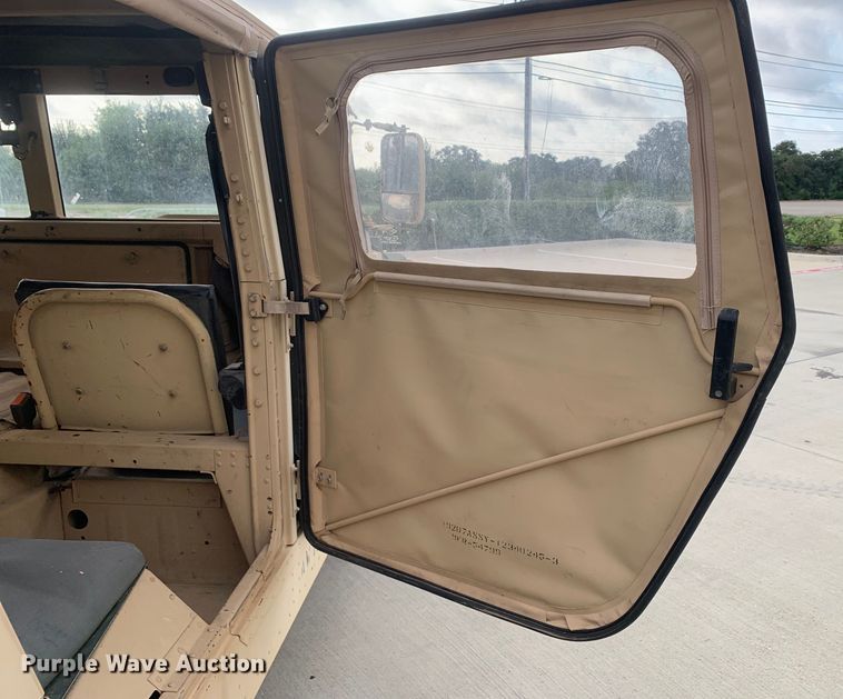 image for item DM7957 2006 AM General M1097R1 HMMWV SUV