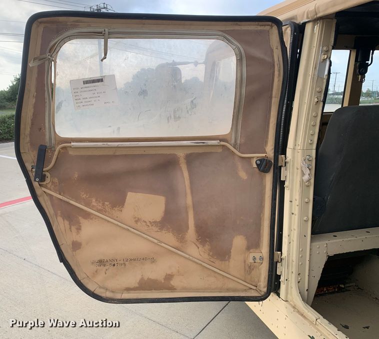 image for item DM7957 2006 AM General M1097R1 HMMWV SUV