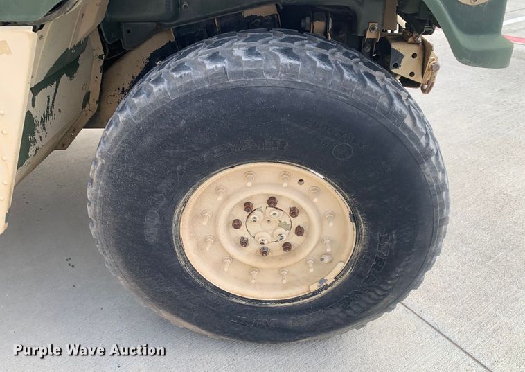 image for item DM7957 2006 AM General M1097R1 HMMWV SUV