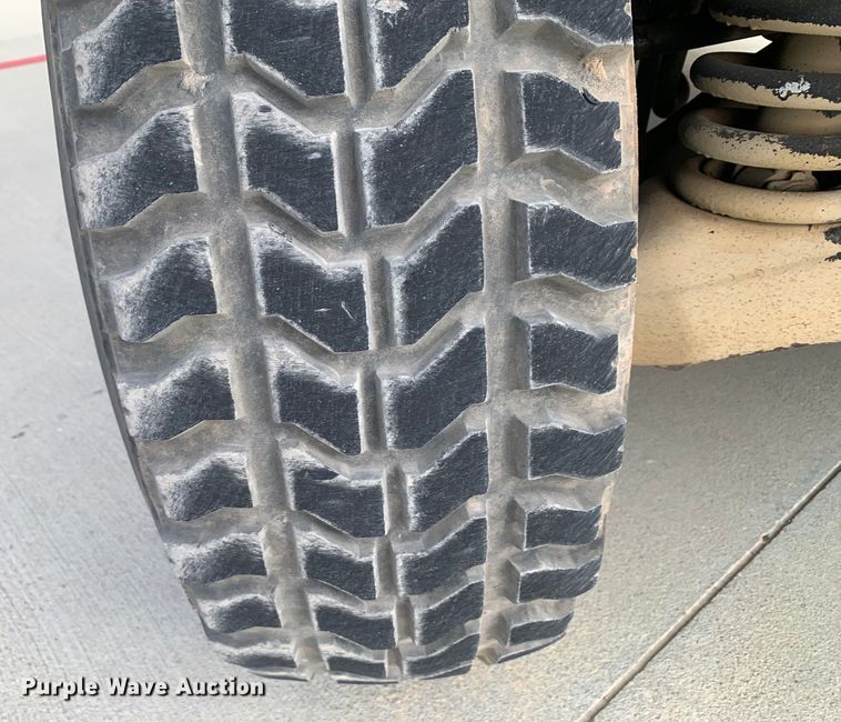 image for item DM7957 2006 AM General M1097R1 HMMWV SUV