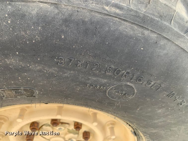 image for item DM7957 2006 AM General M1097R1 HMMWV SUV