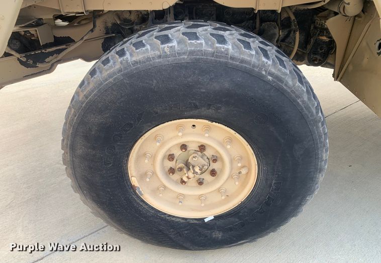 image for item DM7957 2006 AM General M1097R1 HMMWV SUV