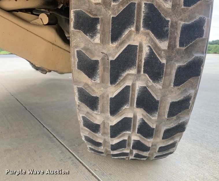 image for item DM7957 2006 AM General M1097R1 HMMWV SUV