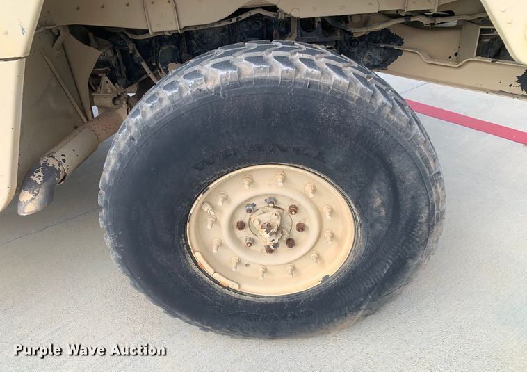 image for item DM7957 2006 AM General M1097R1 HMMWV SUV