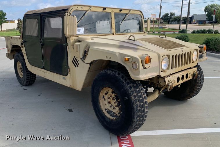 image for item DM7960 2006 AM General M1097R1 HMMWV SUV