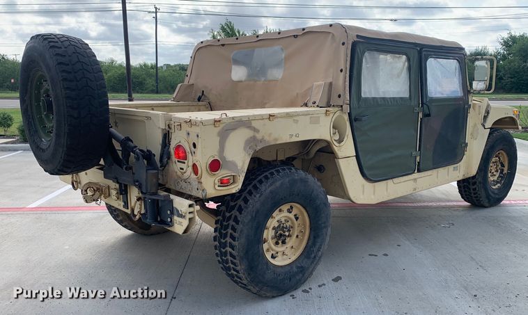 image for item DM7960 2006 AM General M1097R1 HMMWV SUV