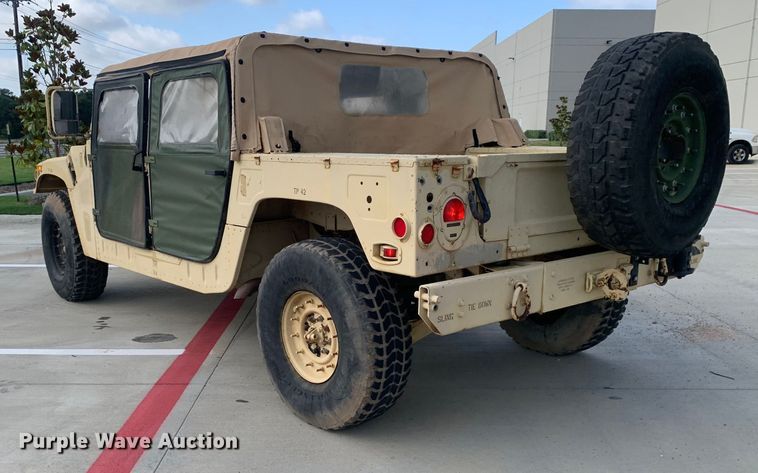 image for item DM7960 2006 AM General M1097R1 HMMWV SUV