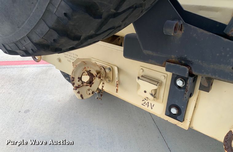 image for item DM7960 2006 AM General M1097R1 HMMWV SUV