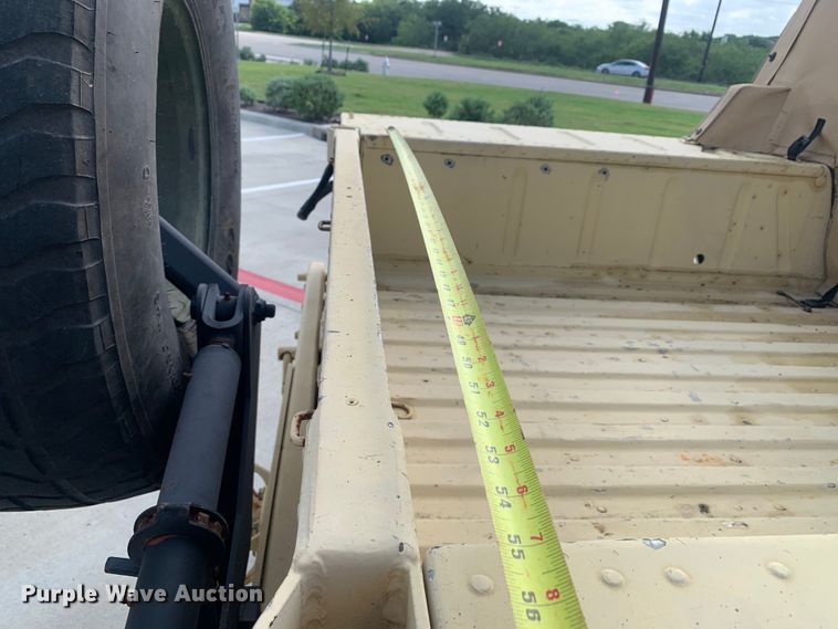 image for item DM7960 2006 AM General M1097R1 HMMWV SUV