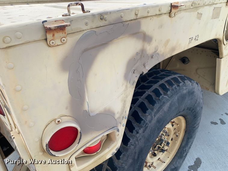 image for item DM7960 2006 AM General M1097R1 HMMWV SUV