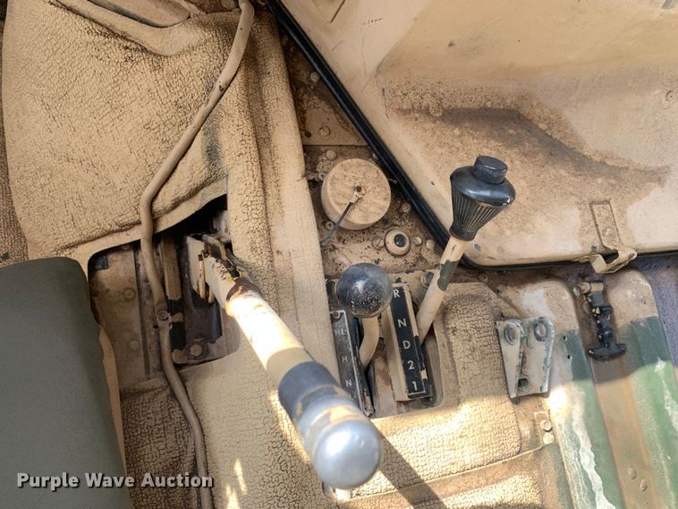 image for item DM7960 2006 AM General M1097R1 HMMWV SUV