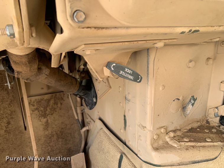 image for item DM7960 2006 AM General M1097R1 HMMWV SUV