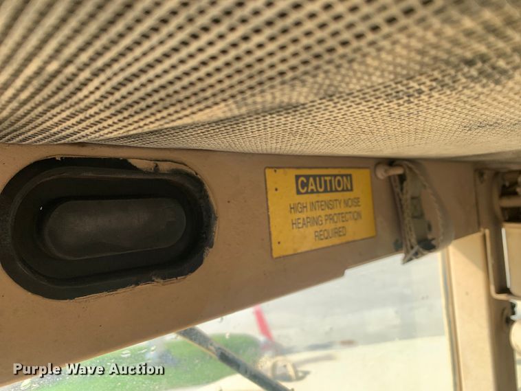 image for item DM7960 2006 AM General M1097R1 HMMWV SUV