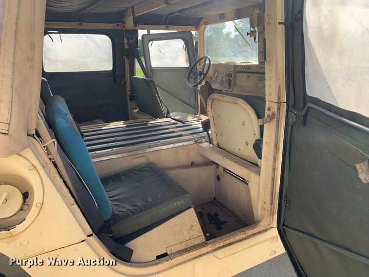 image for item DM7960 2006 AM General M1097R1 HMMWV SUV