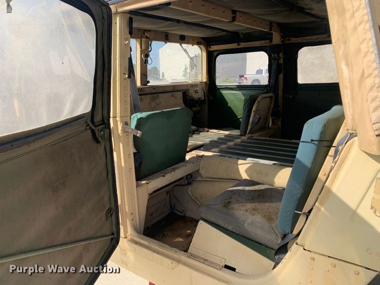 image for item DM7960 2006 AM General M1097R1 HMMWV SUV