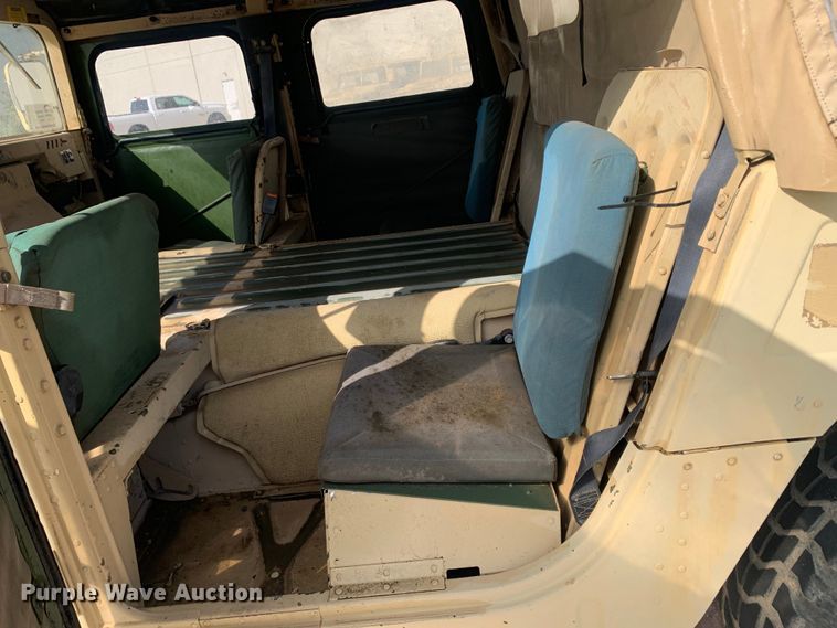 image for item DM7960 2006 AM General M1097R1 HMMWV SUV