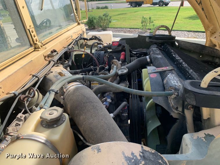 image for item DM7960 2006 AM General M1097R1 HMMWV SUV