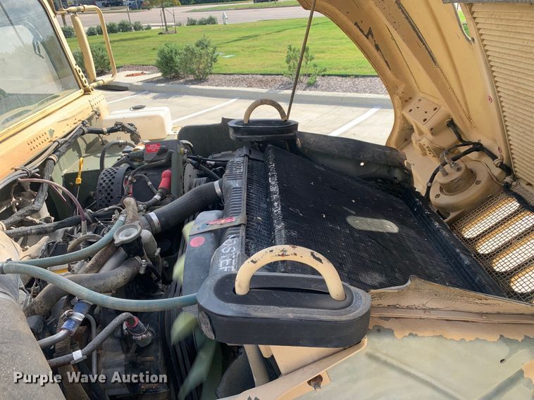 image for item DM7960 2006 AM General M1097R1 HMMWV SUV