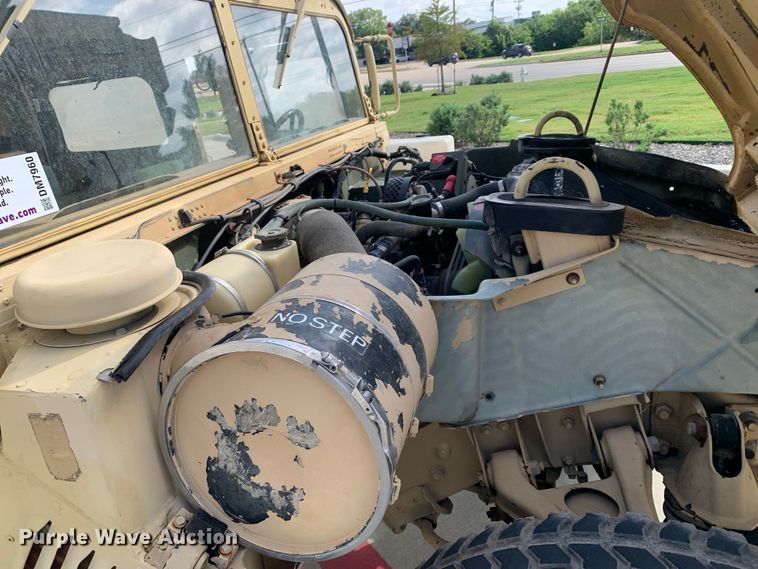 image for item DM7960 2006 AM General M1097R1 HMMWV SUV