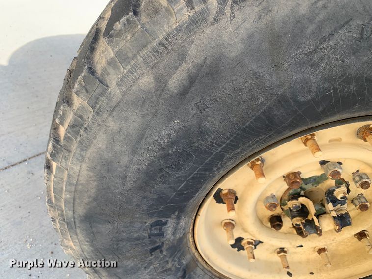 image for item DM7960 2006 AM General M1097R1 HMMWV SUV