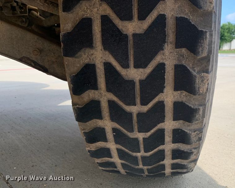 image for item DM7960 2006 AM General M1097R1 HMMWV SUV